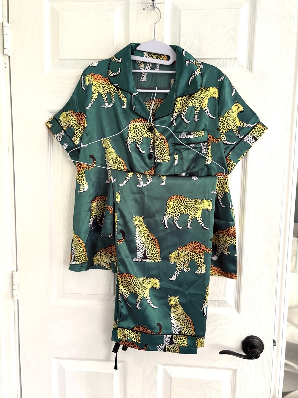 New satin pajama set - Picture 3 of 9